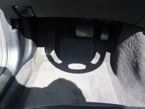 Used 2005 Ford Thunderbird 50th Anniversary image 15