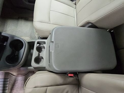 Used 2017 Nissan NV 3500 SL RWD image 21