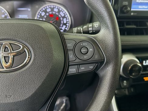 Used 2021 Toyota RAV4 XLE image 15