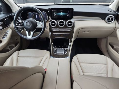 Used 2022 Mercedes-Benz GLC 300 w/ Premium Package Lite image 7