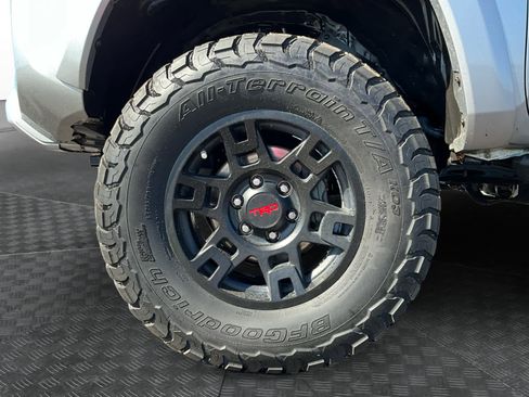 Used 2020 Toyota Tacoma TRD Sport image 11