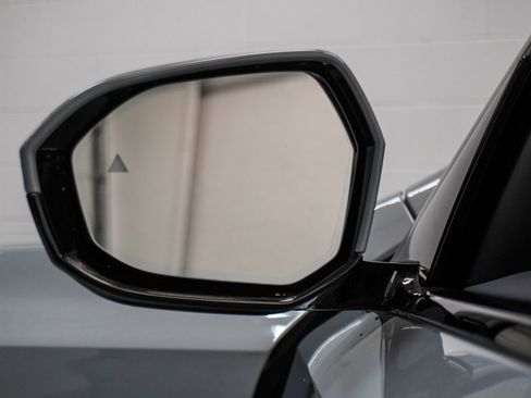 Used 2023 BMW 760i xDrive w/ Executive Package image 50