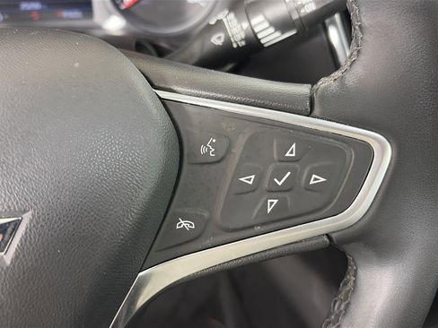 Used 2023 Chevrolet Equinox LT image 30