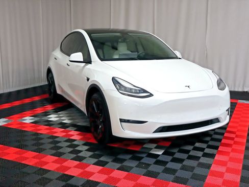 Used 2021 Tesla Model Y Long Range image 5