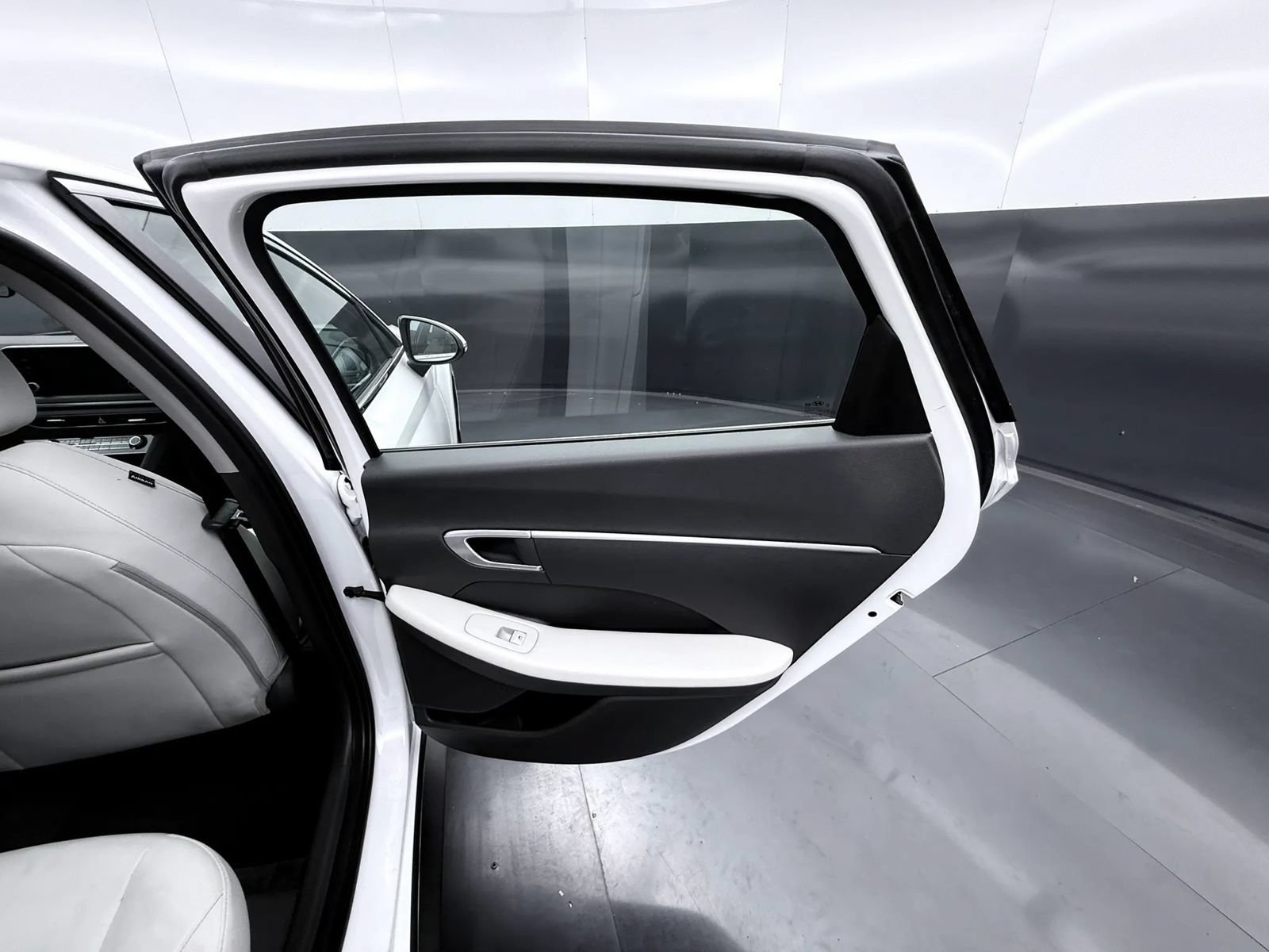Used 2023 Hyundai Sonata SE FWD image 19
