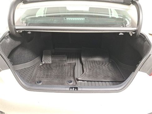 Used 2023 Toyota Camry XLE image 10