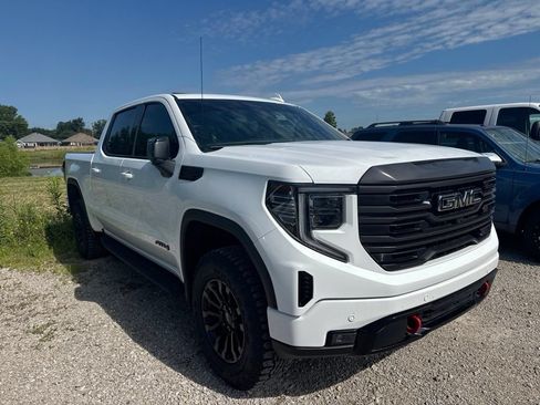 Used 2023 GMC Sierra 1500 AT4 w/ AT4 Premium Package AWD/4WD image 8
