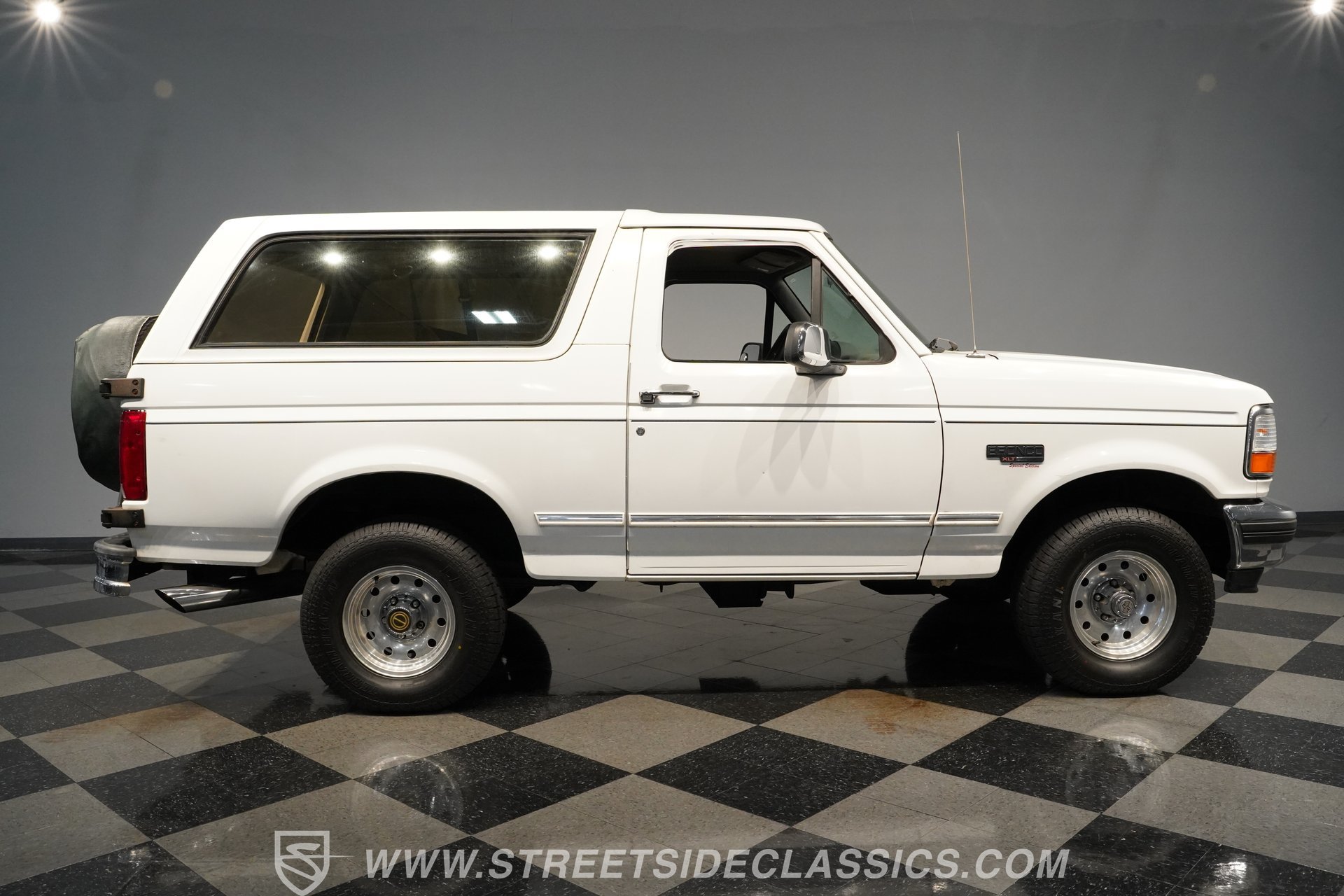 Used 1995 Ford Bronco XLT AWD/4WD image 15