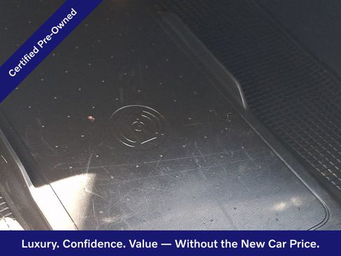 Certified 2024 Volvo XC40 B5 Plus w/ Protection Package Premier AWD/4WD image 28