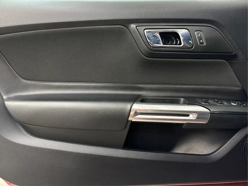 Used 2015 Ford Mustang Convertible RWD image 24