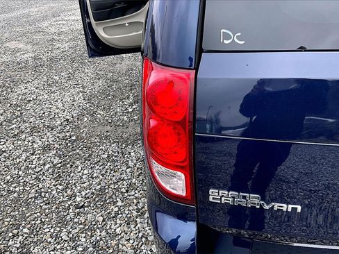 Used 2017 Dodge Grand Caravan SE w/ Power Window Group image 25