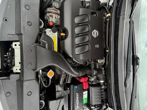 Used 2011 Nissan Versa 1.8 S w/ Plus Pkg FWD image 23