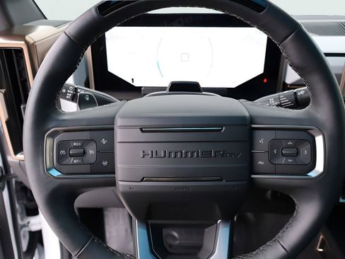 Used 2025 GMC Hummer EV 3X image 32