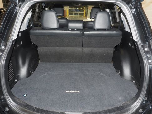 Used 2016 Toyota RAV4 LE image 11