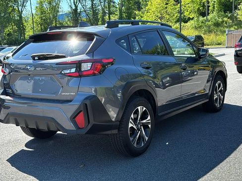 Used 2024 Subaru Crosstrek 2.0i Premium AWD/4WD image 4