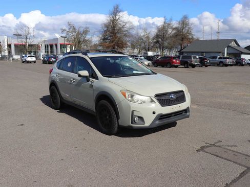 Used 2017 Subaru Crosstrek 2.0i Limited image 3