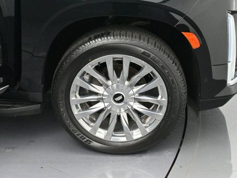 Certified 2023 Cadillac Escalade ESV Premium Luxury image 40