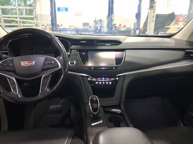 Used 2018 Cadillac XT5 Luxury w/ Driver Awareness Package AWD/4WD image 10