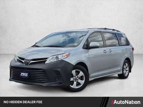 Used 2020 Toyota Sienna LE FWD image 1