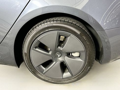 Used 2022 Tesla Model 3 Long Range AWD/4WD image 11
