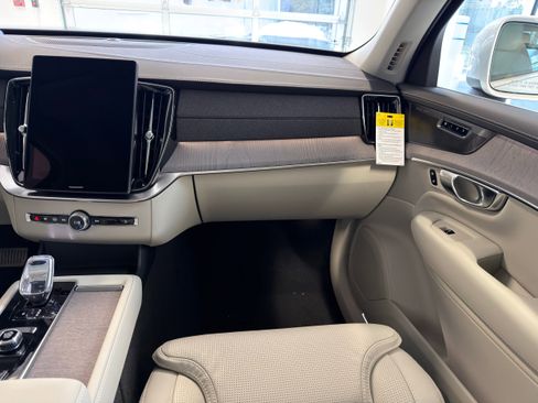New 2026 Volvo XC90 T8 Ultra w/ Protection Package Premier image 22