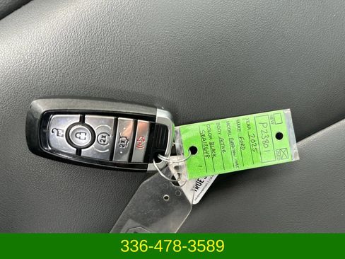 Used 2025 Ford Expedition Max Active AWD/4WD image 29