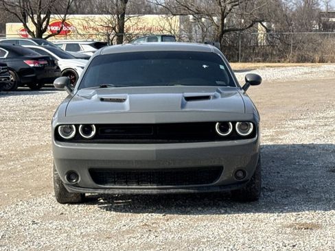 Used 2019 Dodge Challenger SXT w/ Blacktop Package image 2