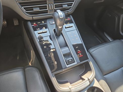 Used 2023 Porsche Macan S AWD/4WD image 22
