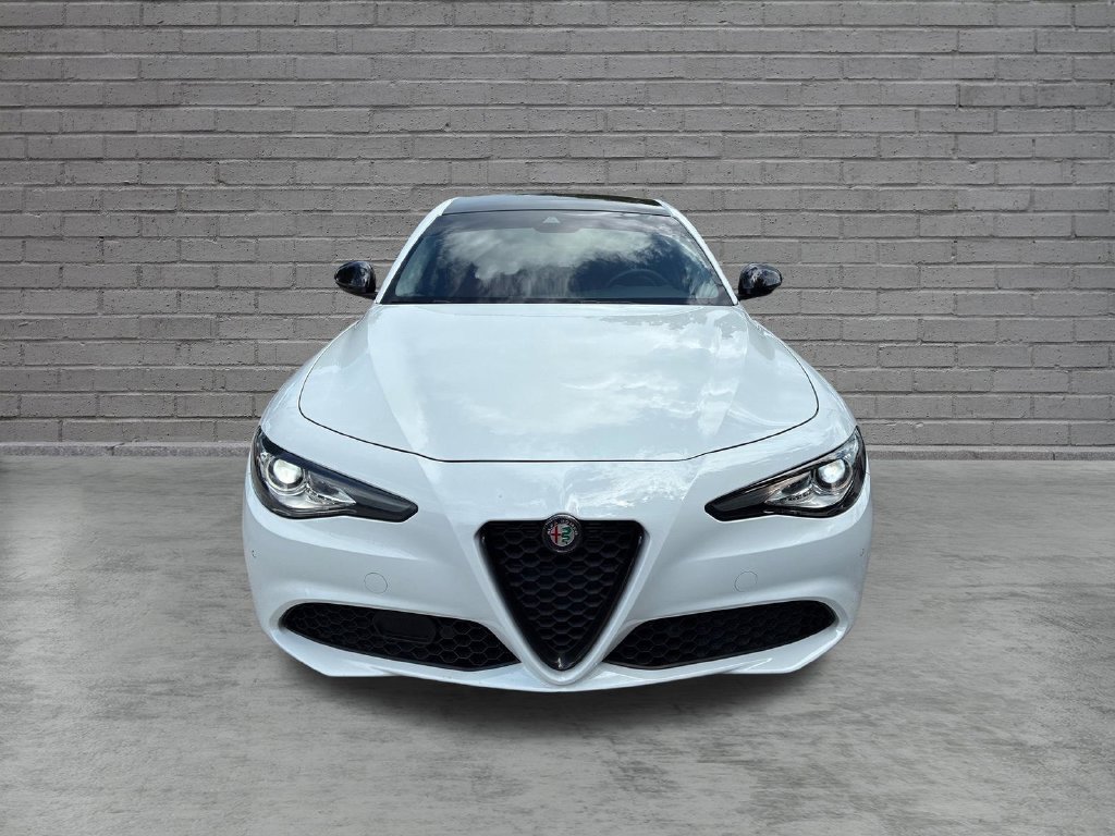 Used 2021 Alfa Romeo Giulia Ti w/ Nero Edizione RWD image 9