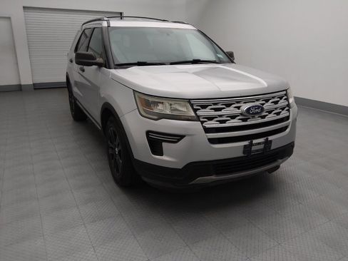 Used 2018 Ford Explorer XLT FWD image 14