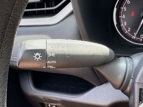 Certified 2025 Toyota RAV4 XLE image 32