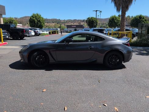 Used 2023 Toyota GR86 Premium w/ ALL Weather Mat Package (TMS) RWD image 5