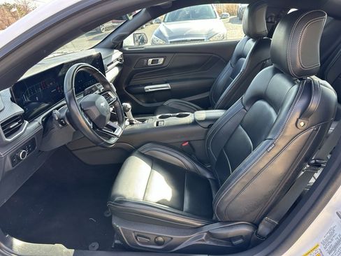 Used 2024 Ford Mustang Premium image 11