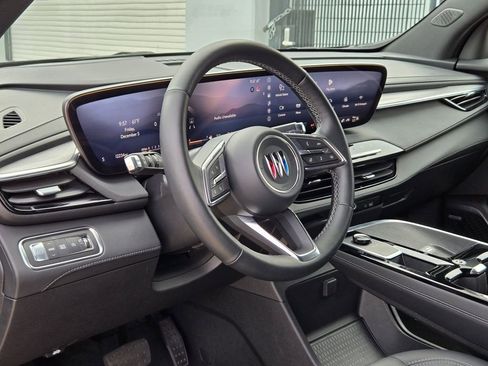 Used 2025 Buick Enclave Preferred image 9