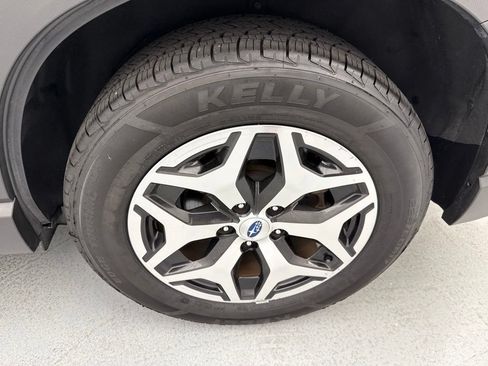 Used 2023 Subaru Forester Premium AWD/4WD image 6