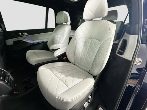 New 2026 BMW X7 xDrive40i w/ M Sport Package AWD/4WD image 26