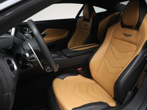 Used 2019 Aston Martin DBS Superleggera RWD image 15
