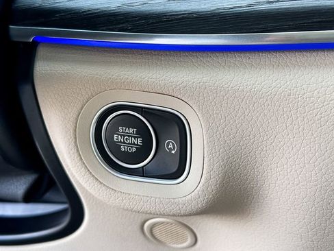 Certified 2025 Mercedes-Benz GLS 450 4MATIC image 17