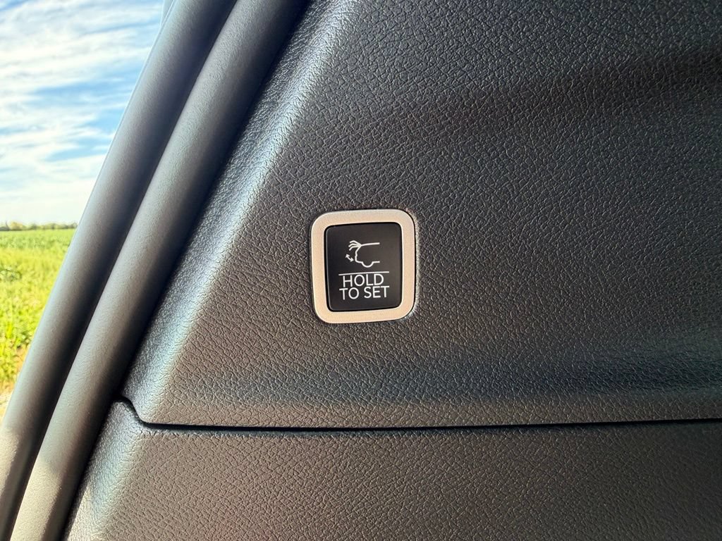 New 2027 Chrysler Pacifica Select FWD image 33