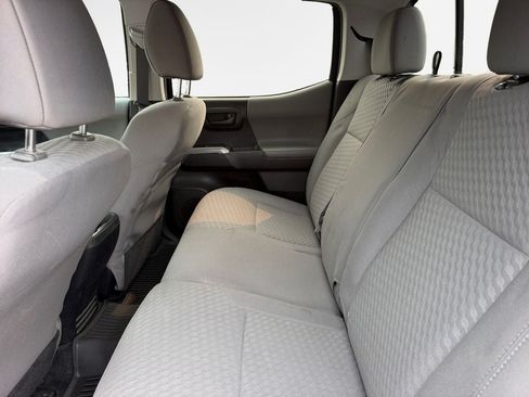 Used 2021 Toyota Tacoma SR5 AWD/4WD image 14