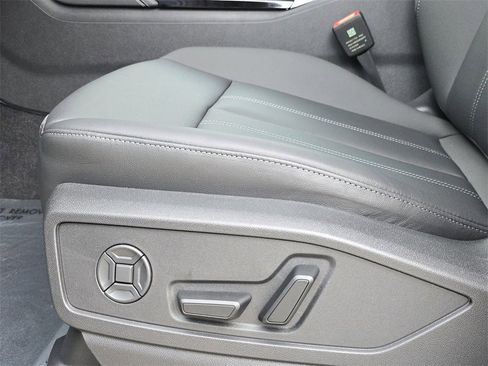 New 2025 Audi Q5 Premium image 17