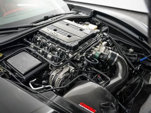 Used 2015 Chevrolet Corvette Z06 w/ 3LZ Preferred Equipment Group RWD image 39