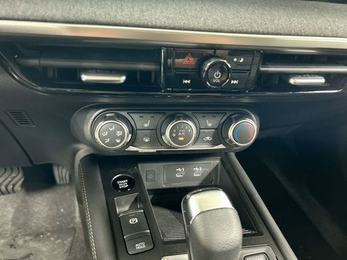 New 2025 Nissan Kicks SV w/ SV Premium Package image 19