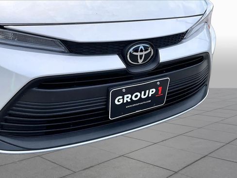Used 2025 Toyota Corolla LE w/ LE Premium Package FWD image 29