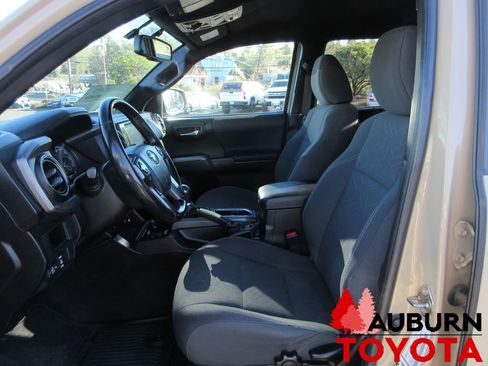 Certified 2016 Toyota Tacoma TRD Off-Road w/ Towing Package image 13