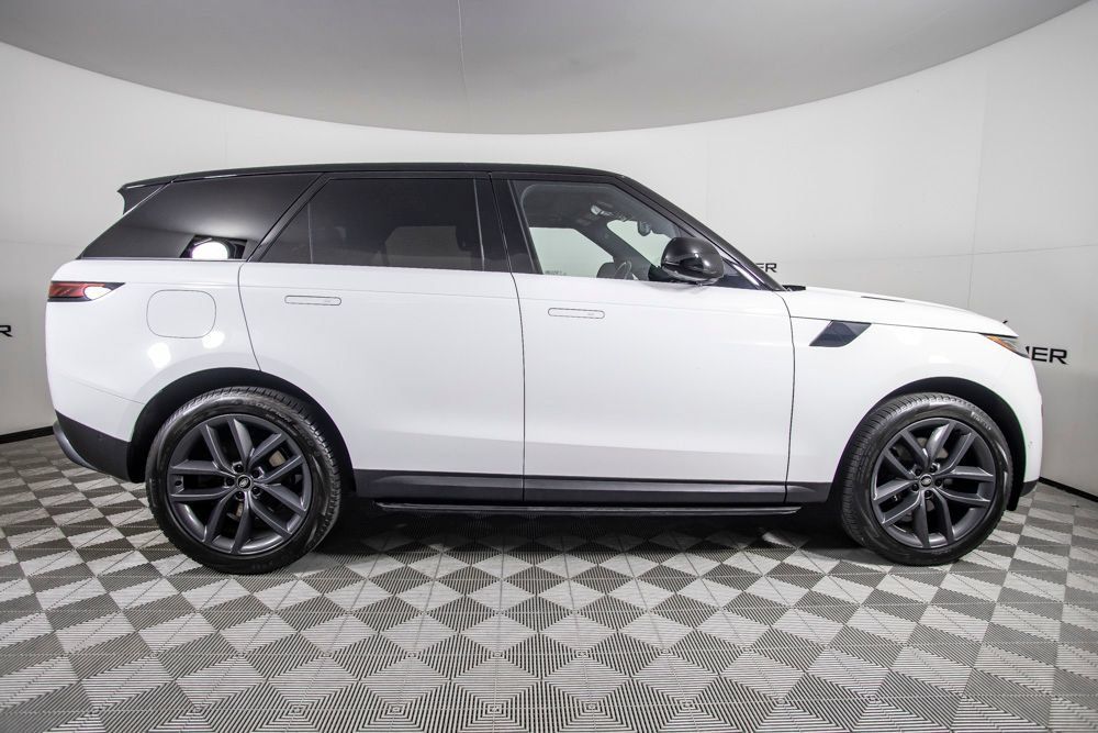 Used 2024 Land Rover Range Rover Sport SE AWD/4WD image 11