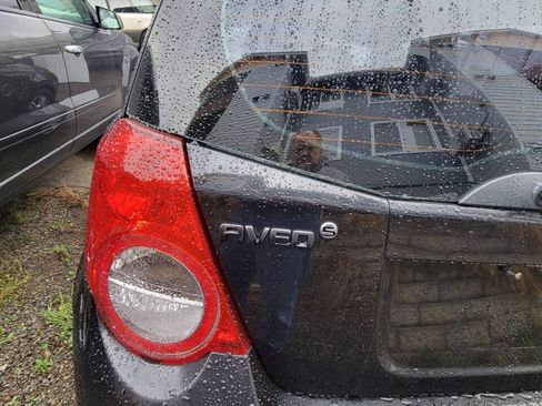 Used 2010 Chevrolet Aveo5 LT FWD image 5