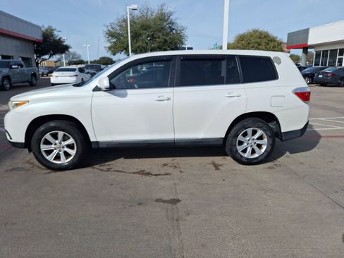 Used 2011 Toyota Highlander 2WD image 3