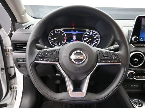 Used 2024 Nissan Sentra SV FWD image 22