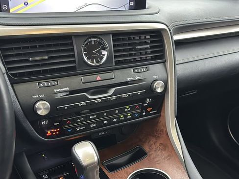 Used 2022 Lexus RX 350L Premium w/ Premium Package image 20